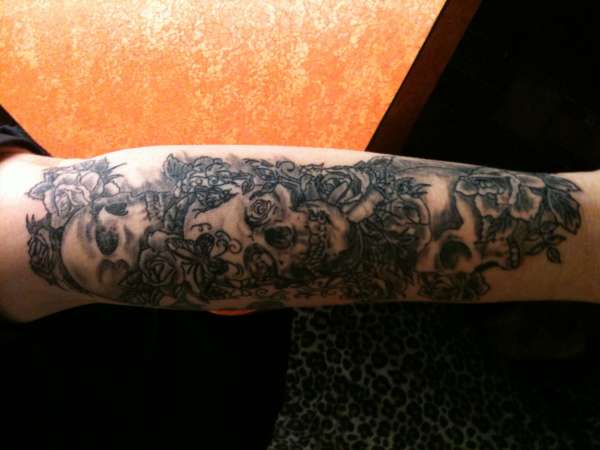 Skull & roses 2 tattoo