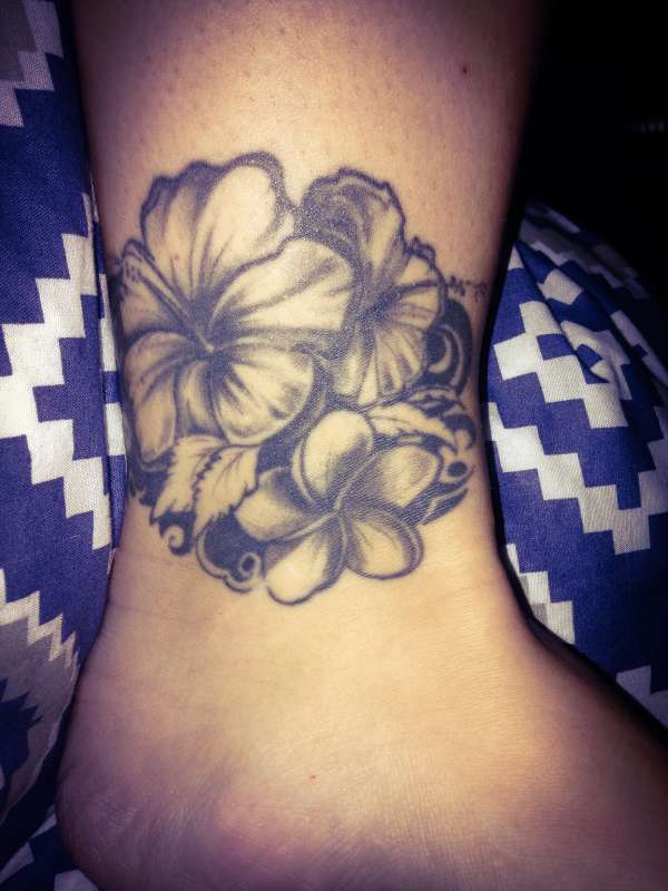 Hibiscus_plumeria tattoo