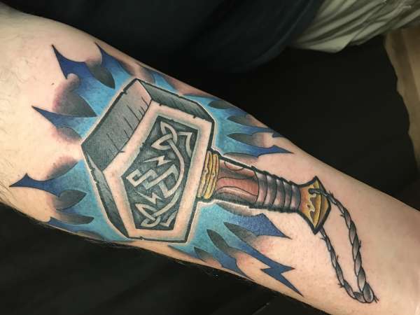 Thors Hammer tattoo