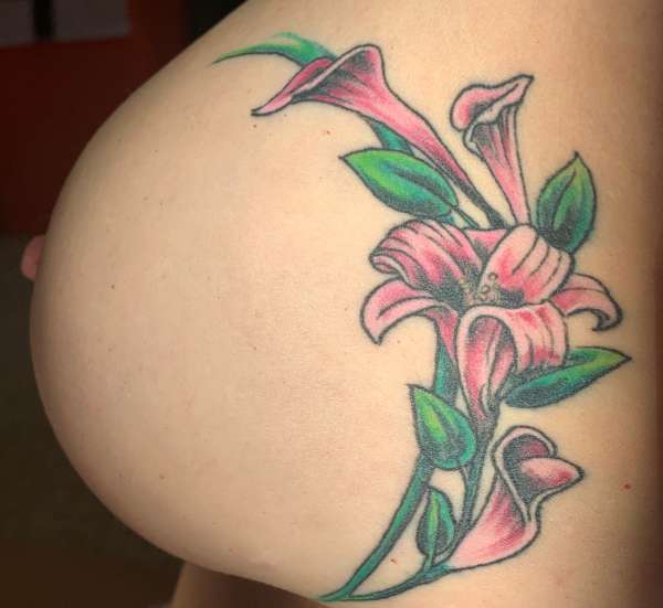Side boob Flowers tattoo