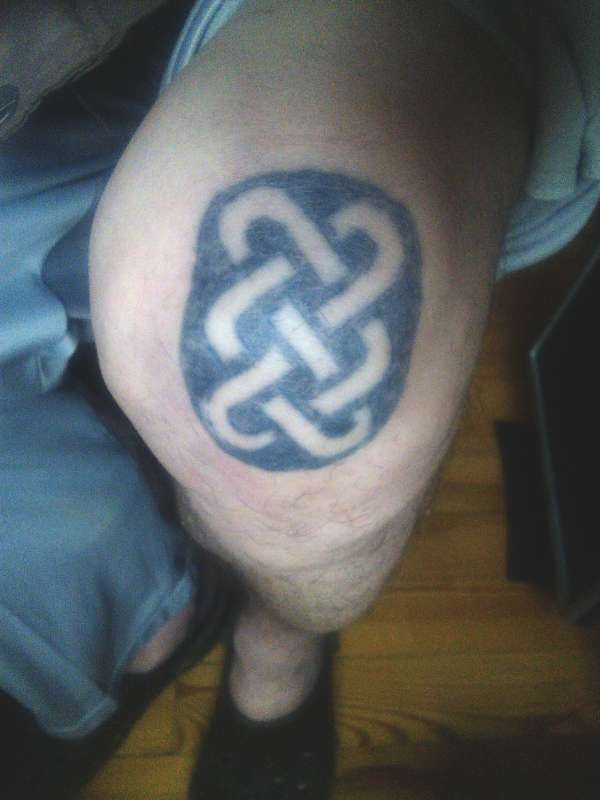 A keltic knot on my left knee tattoo