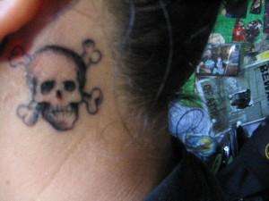 skull & crossbones tattoo