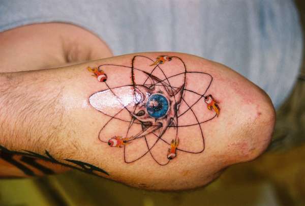 Freehand Atom tattoo