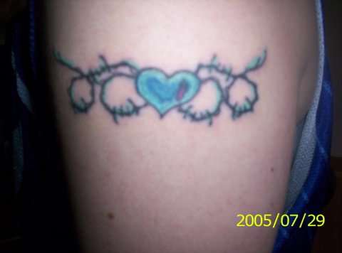 heart & barbwire tattoo