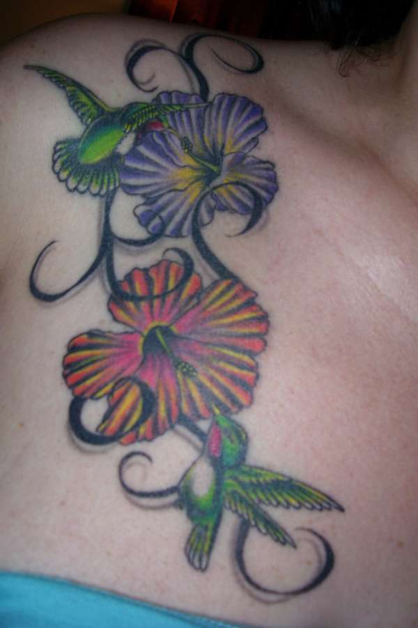 Hummingbird w/Hisbiscur tattoo