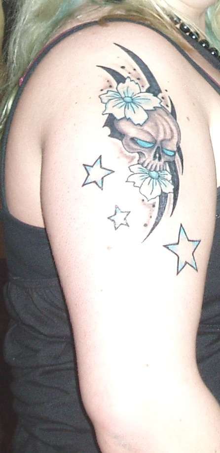 skull,stars tattoo