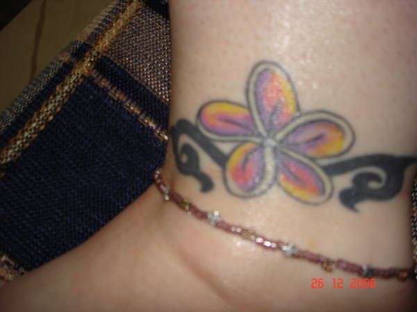 my flower design:) tattoo