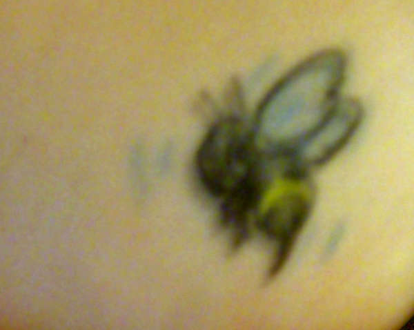 bee tattoo