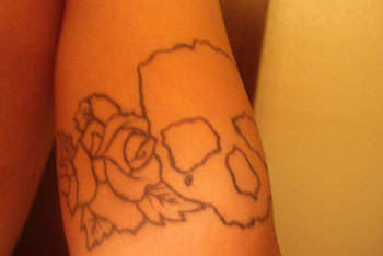 skull and roses tattoo