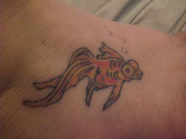 Goldfish with bubbles tattoo