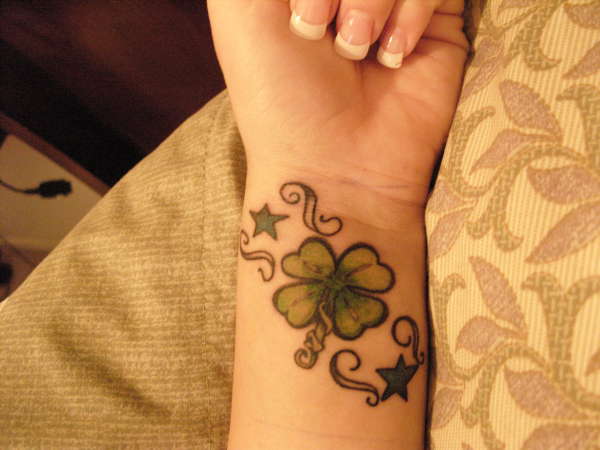 4-leaf clover and stars tattoo