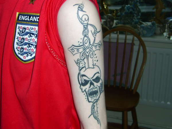 dagger&skull tattoo