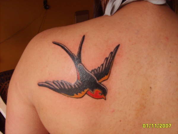 Golondrina Old school sparrow tattoo