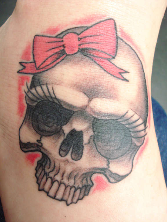 chick skull tattoo