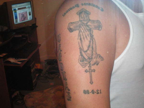Hands tattoo