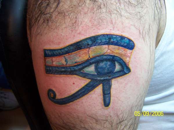 eye tattoo
