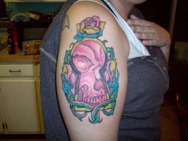 skull and keyhole tattoo