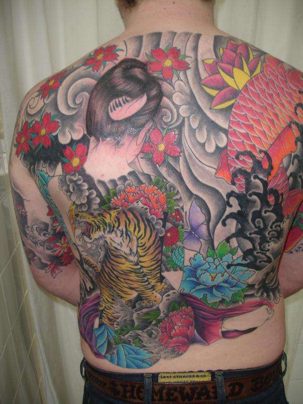 10 sitting geisha tattoo