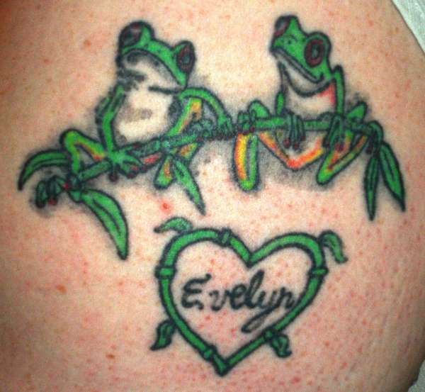 Frogs/Evelyn tattoo