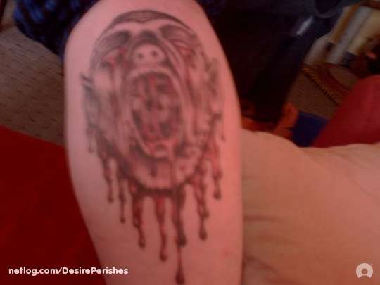 Stefan right leg tattoo