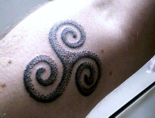 Tri-sceal tattoo