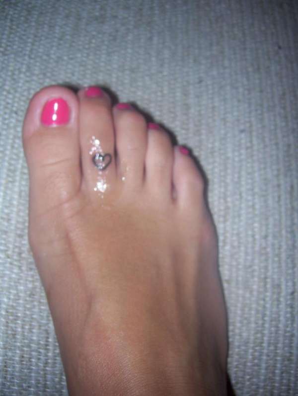 heart on toe tattoo