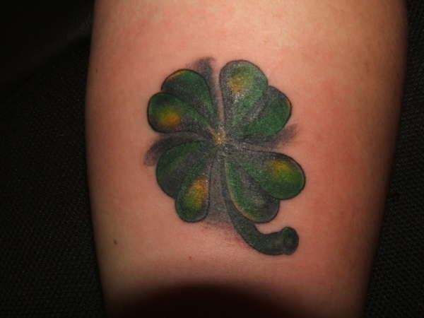 4-leaf clover tattoo