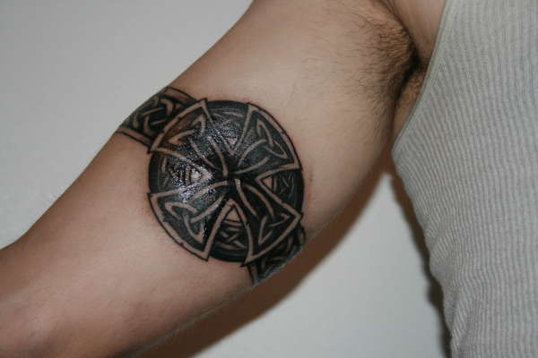Celtic Knot Under Arm tattoo