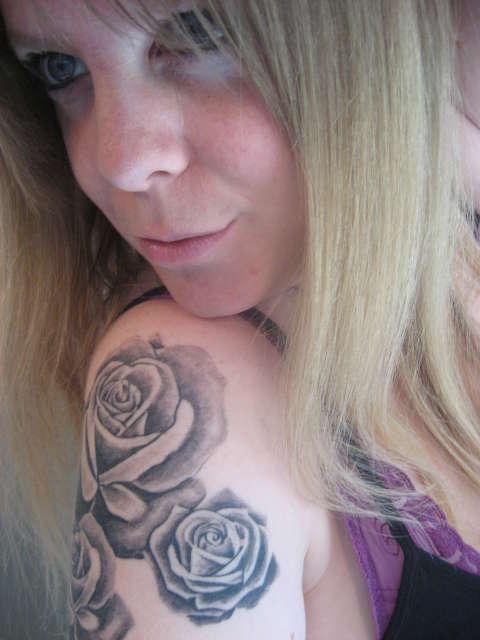 Roses on shoulder tattoo