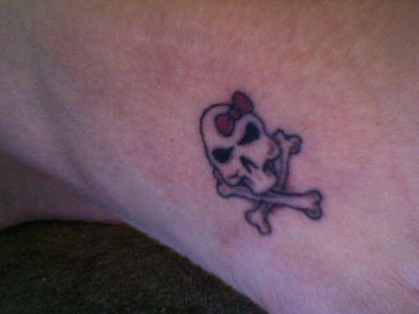 Little Skully tattoo