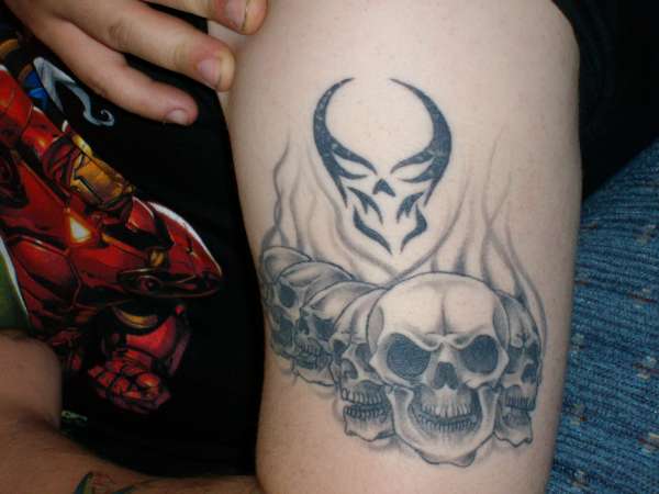 Skulls armband tattoo