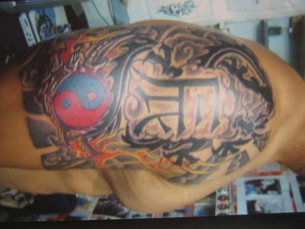 orriental design tattoo