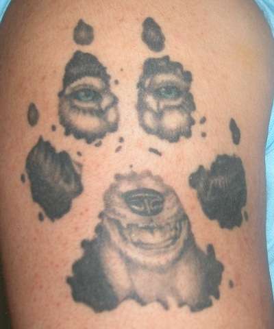 Wolf tat tattoo