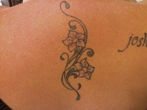 wife's back tat tattoo