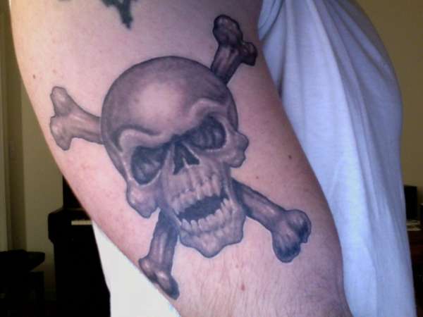 skull and bones tattoo