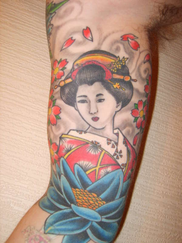 GEISHA GIRL AND FLOWERS tattoo