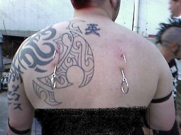 back hooks tattoo