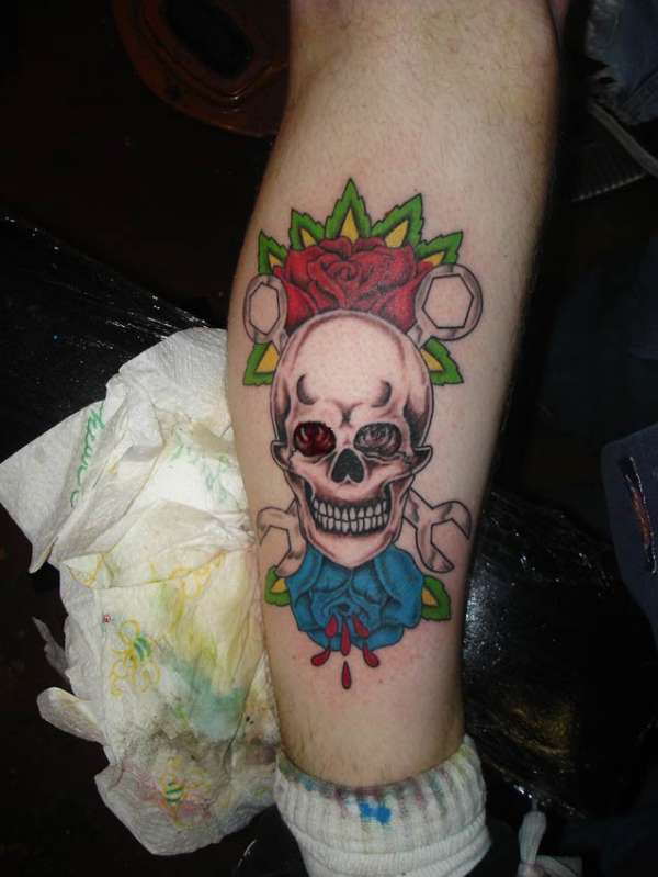 skull n roses tattoo