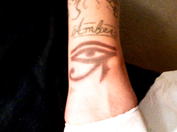 eye of horus tattoo