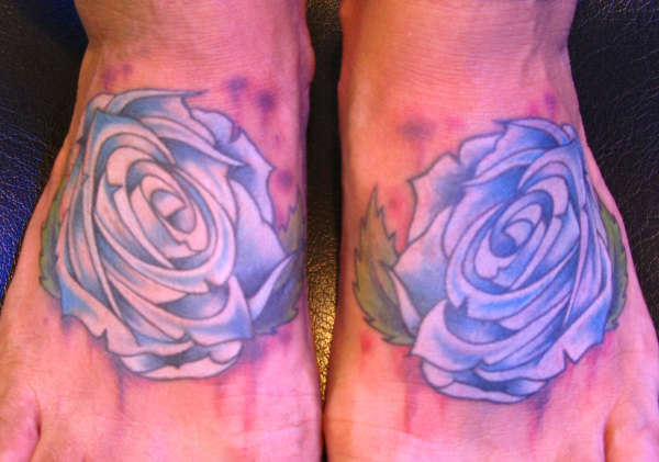 white roses tattoo
