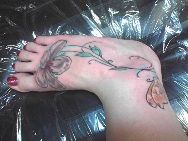 Foot tattoo tattoo