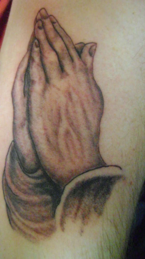 hands tattoo