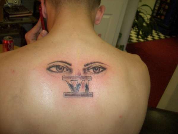 Eyes on my six tattoo