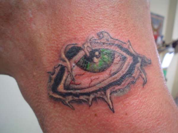 TOMMY EYEBALL tattoo