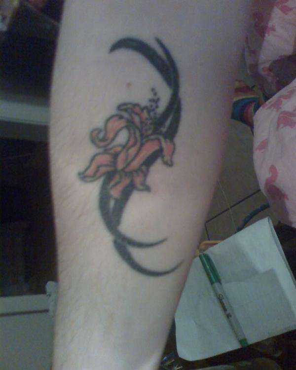 Flower-forearm tattoo