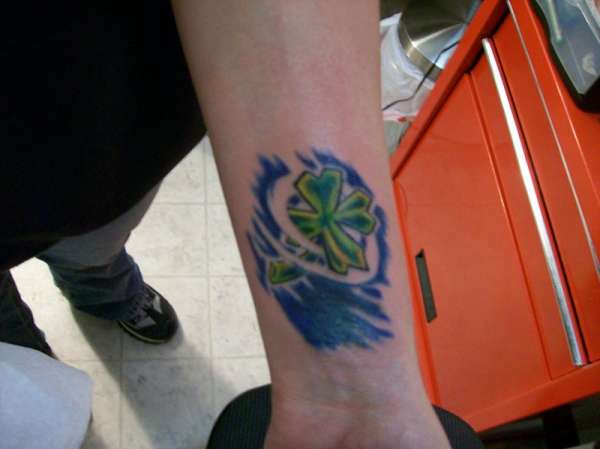 New School 4 leaf clover tattoo