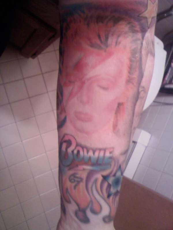 bad pic but complete tattoo