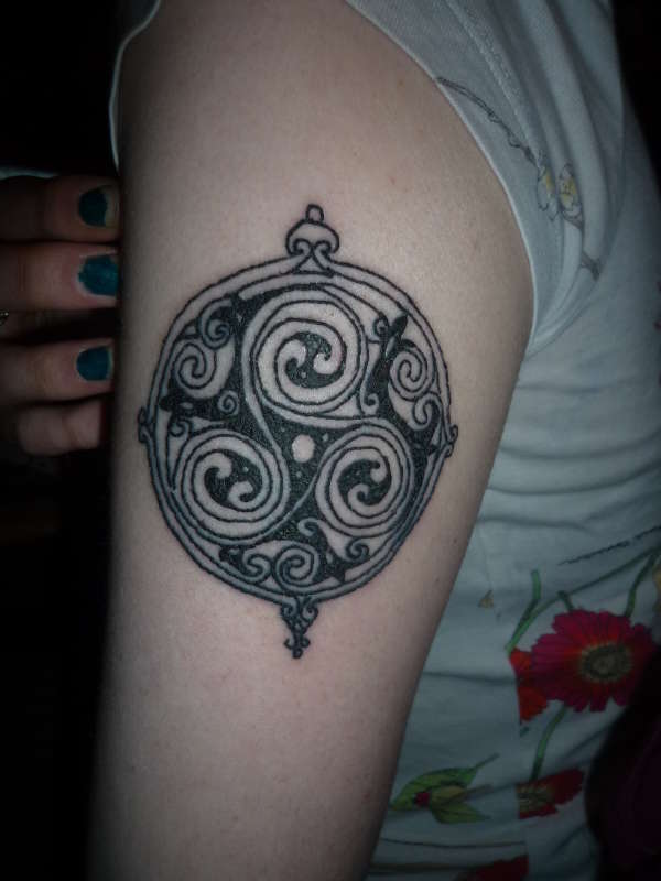 celtic spiral tattoo