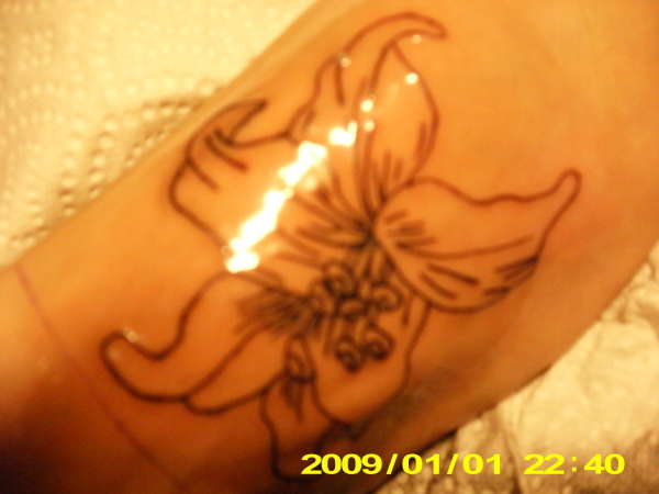 this is on my sisters foot its like my 5th tattoo tattoo