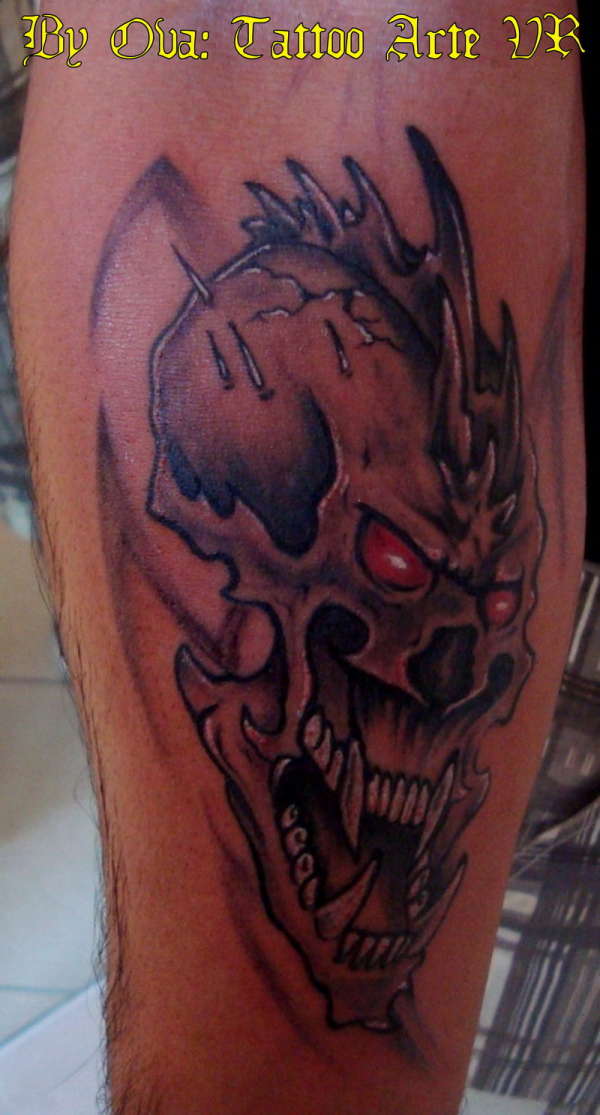 craniu tattoo